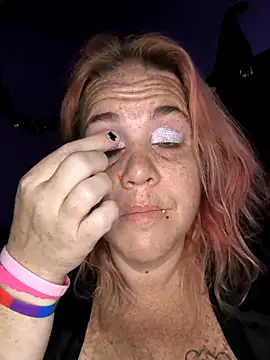 Courdles online show from November 1, 9:25 am