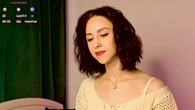 MiaSweetasHoney online show from December 5, 6:01 am