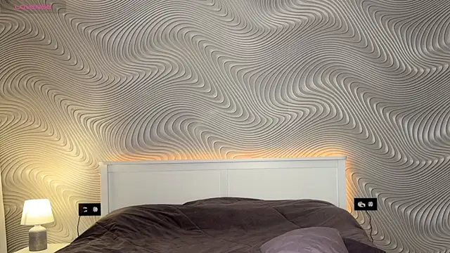 MiaSweetasHoney online show from March 6, 6:30 am