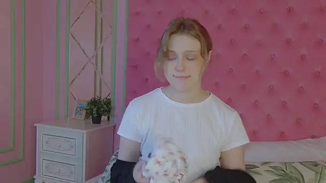 CaitlinSugar online show from May 25, 4:23 am