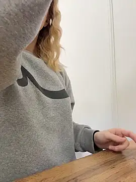 CaitlinSugar online show from February 3, 4:21 am