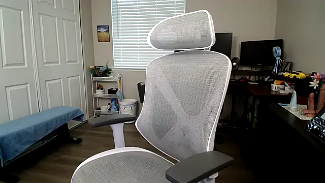 SHEILYN  online show from April 14, 2:55 pm