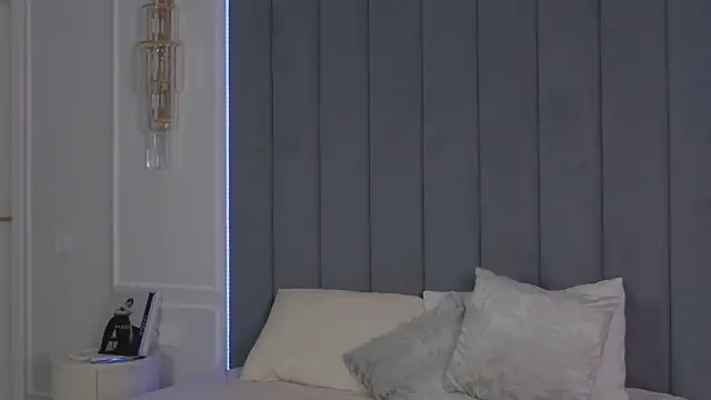 VioletAsh online show from March 26, 4:33 am