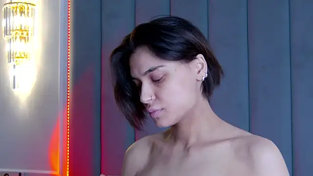 VioletAsh online show from February 3, 6:40 am