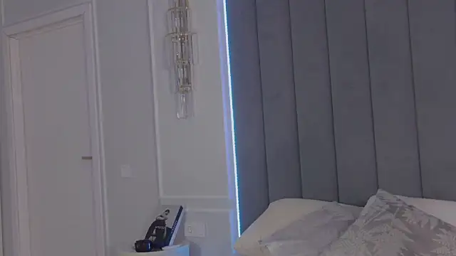 VioletAsh online show from April 2, 4:30 am