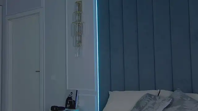 VioletAsh online show from April 9, 4:25 am