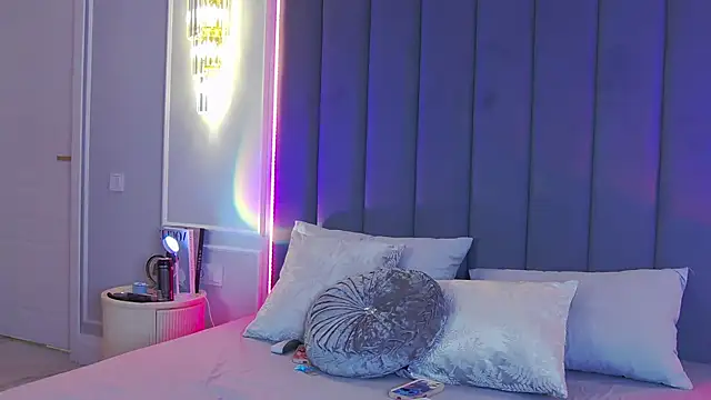 Snapshot of VioletAsh chatting on November 9, 4:38 am VioletAsh online show from November 9, 4:38 am