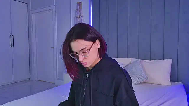 VioletAsh online show from May 3, 4:17 am