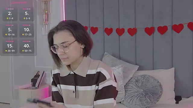 VioletAsh online show from March 5, 4:53 am