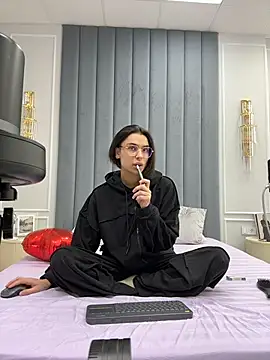 VioletAsh online show from February 10, 4:22 am