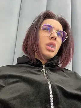 VioletAsh online show from May 4, 4:49 am