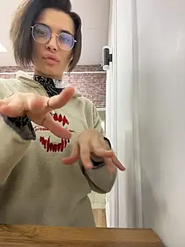 VioletAsh online show from January 19, 4:27 am