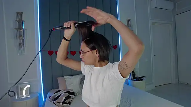 VioletAsh online show from February 26, 4:56 am