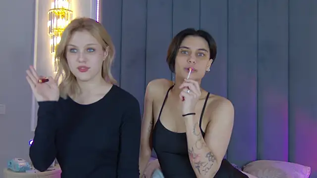 VioletAsh online show from October 7, 5:03 pm