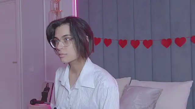 VioletAsh online show from March 9, 4:38 am