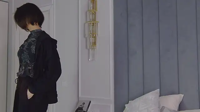 VioletAsh online show from April 11, 4:20 am