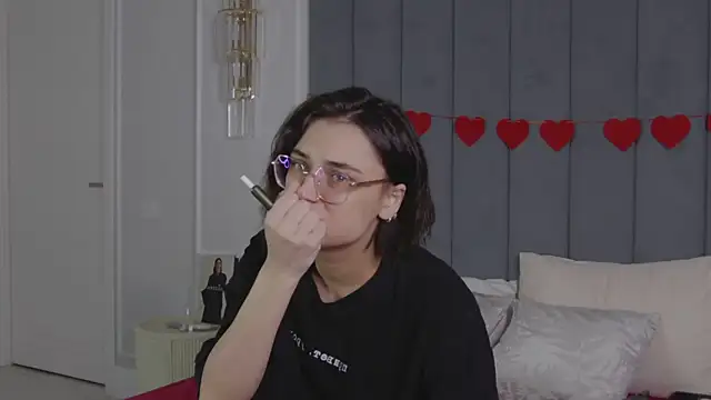 VioletAsh online show from March 12, 4:29 am