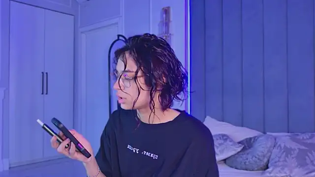 VioletAsh online show from June 1, 4:24 am