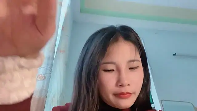 Snapshot of hello_mie chatting on December 19, 2:26 am hello mie online show from December 19, 2:26 am