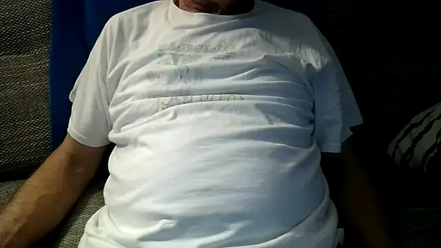 Snapshot of velikifant7 chatting on February 20, 6:43 pm velikifant7 online show from February 20, 6:43 pm