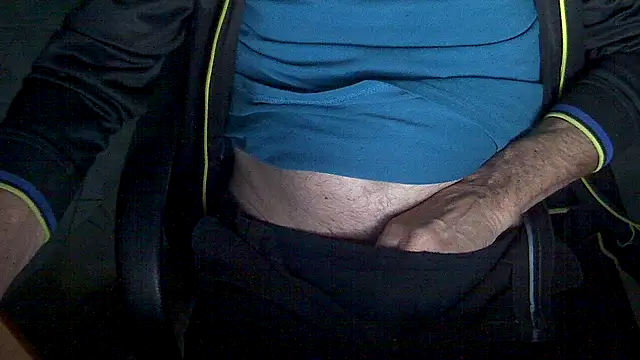 velikifant7 online show from April 2, 4:19 am