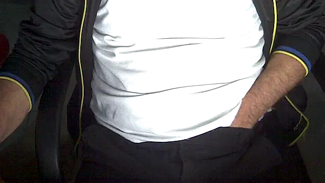 Snapshot of velikifant7 chatting on February 3, 5:16 am velikifant7 online show from February 3, 5:16 am