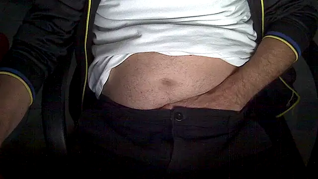 Snapshot of velikifant7 chatting on February 3, 6:22 am velikifant7 online show from February 3, 6:22 am