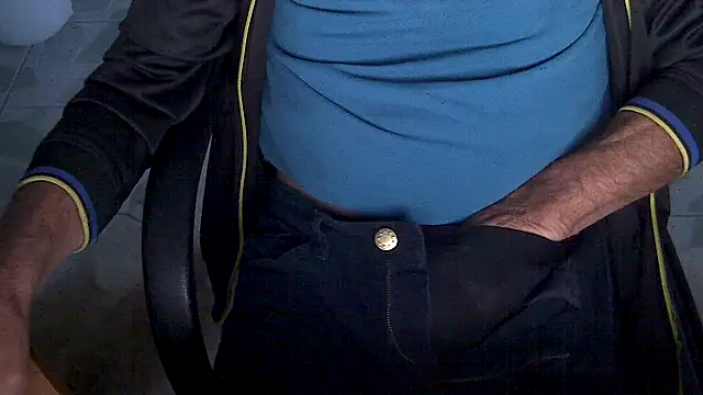 velikifant7 online show from May 15, 4:10 am