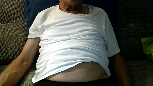 velikifant7 online show from December 4, 6:51 pm