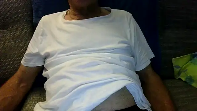 velikifant7 online show from November 26, 7:25 pm