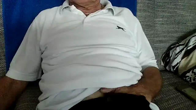 Snapshot of velikifant7 chatting on February 12, 1:55 pm velikifant7 online show from February 12, 1:55 pm