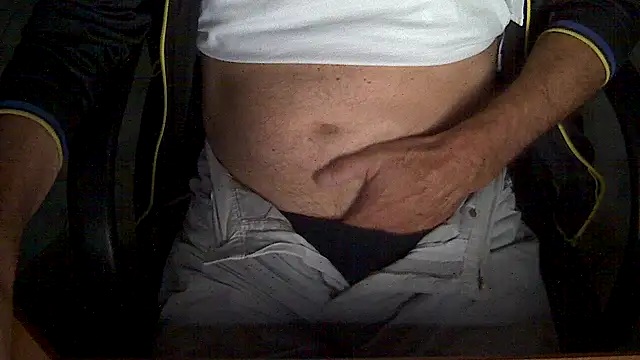 Snapshot of velikifant7 chatting on November 11, 5:24 am velikifant7 online show from November 11, 5:24 am