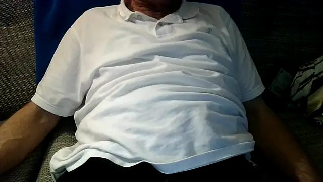 Snapshot of velikifant7 chatting on February 10, 5:23 pm velikifant7 online show from February 10, 5:23 pm