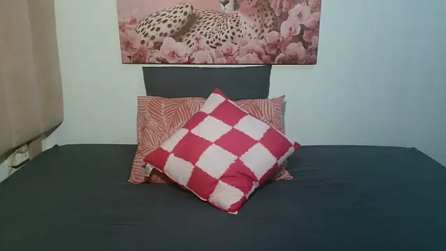 GorillaGripCunt77 online show from February 3, 2:00 am