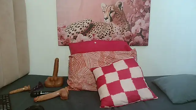 GorillaGripCunt77 online show from March 10, 6:50 am