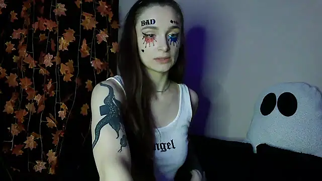   Leyla   online show from October 29, 5:34 pm