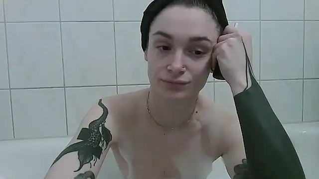   Leyla   online show from November 14, 7:34 am