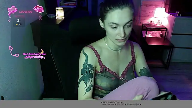   Leyla   online show from February 6, 8:05 pm