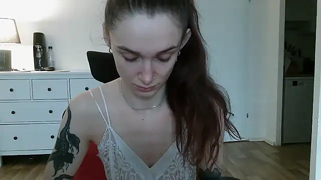   Leyla   online show from November 27, 7:31 am