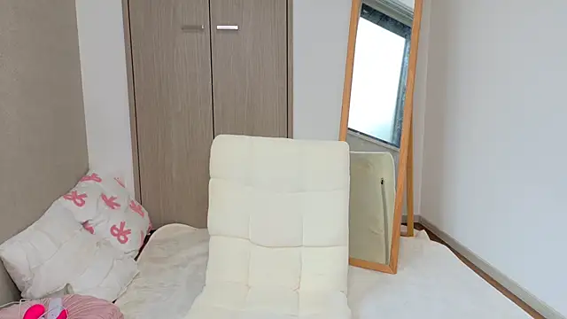 riri  nyan o0 online show from April 15, 5:13 am