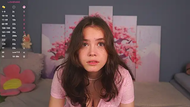 Snapshot of KissieKat chatting on October 23, 7:18 am KissieKat online show from October 23, 7:18 am