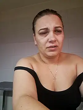 Snapshot of PalomaDesireee chatting on October 21, 4:45 am PalomaDesireee online show from October 21, 4:45 am