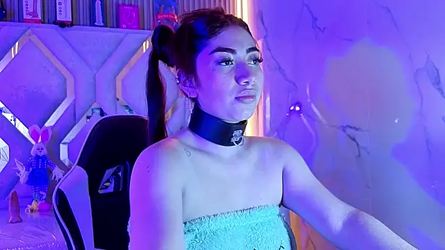 Sophia tf online show from March 28, 8:10 pm