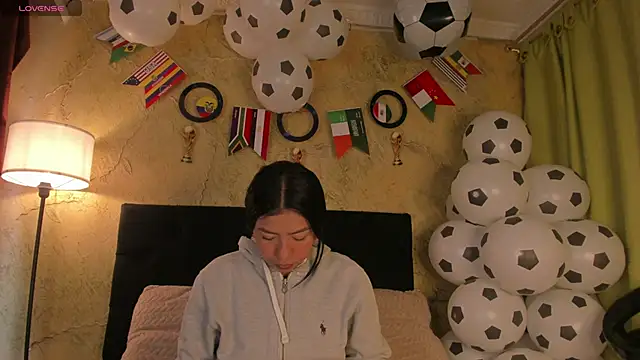 Snapshot of Tiffany_Nm chatting on June 3, 2:33 pm Tiffany Nm online show from June 3, 2:33 pm