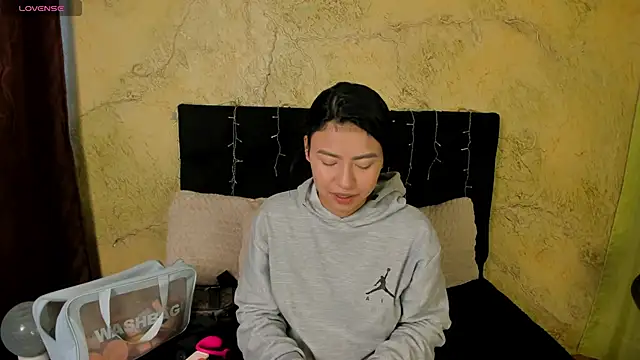 Snapshot of Tiffany_Nm chatting on May 1, 2:00 pm Tiffany Nm online show from May 1, 2:00 pm