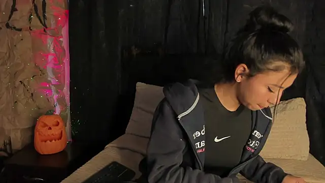 Tiffany Nm online show from October 21, 1:10 pm