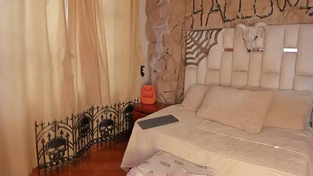 Snapshot of Jade_Nmm chatting on October 14, 1:01 pm Jade Nmm online show from October 14, 1:01 pm