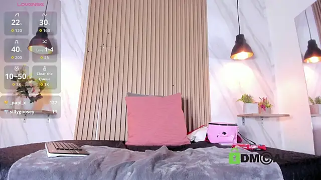 princequinn  online show from December 18, 7:29 pm