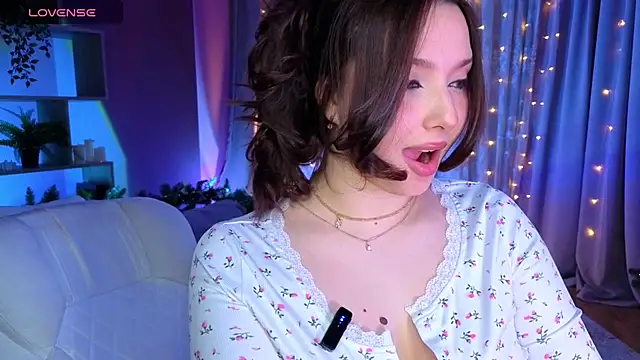 Lucy louras online show from December 21, 1:57 pm