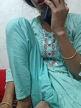 maya-Couple19 online show from February 20, 5:59 pm